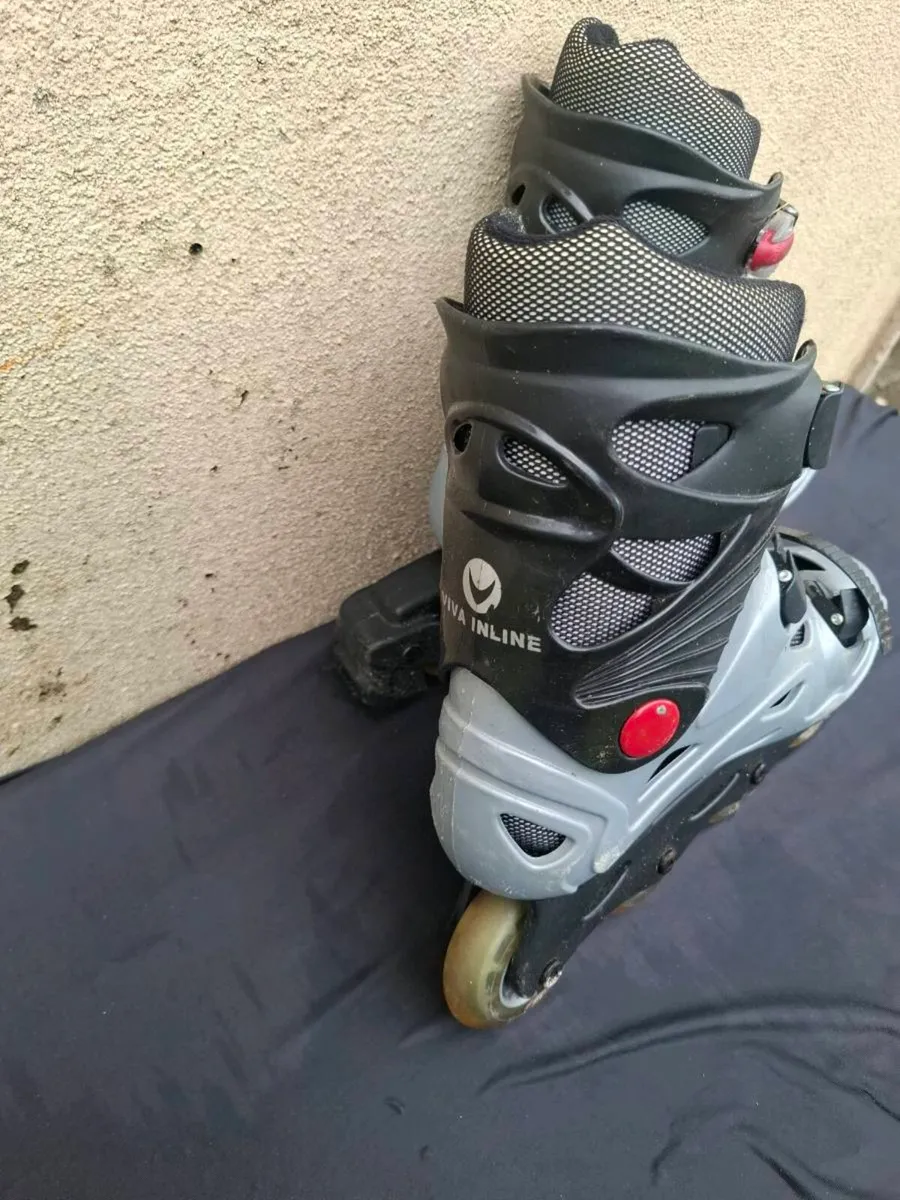 Size 6 roller blades - Image 3