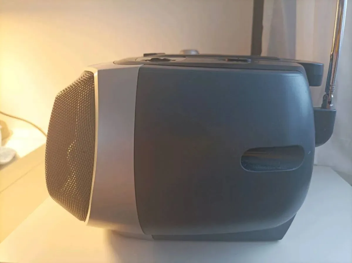 Philips CD/Mp3/Radio Boombox - Image 4