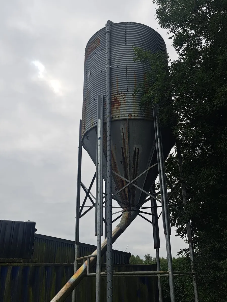 16 ton galvanised choretime feed bin - Image 3