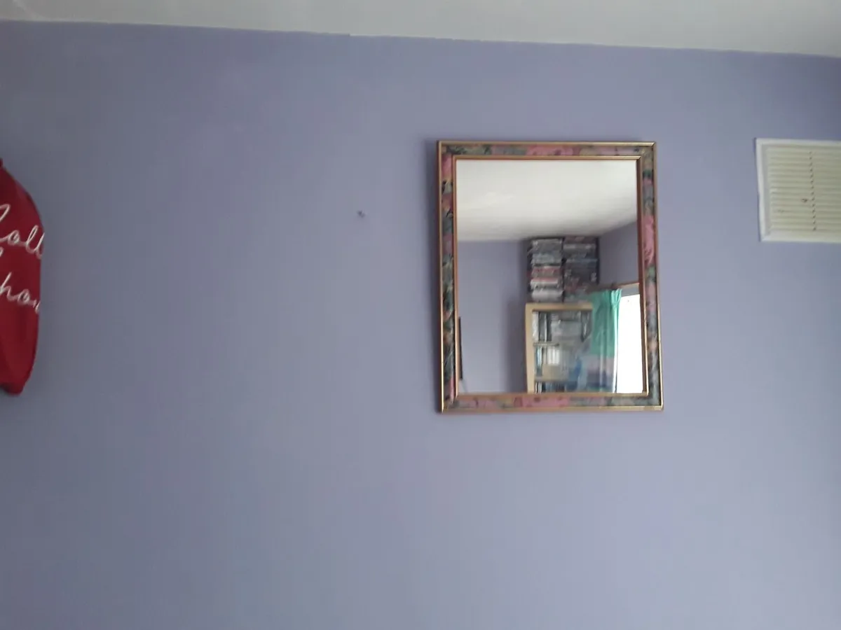 Lovely decorative mirror suitable for anywhere - Image 1