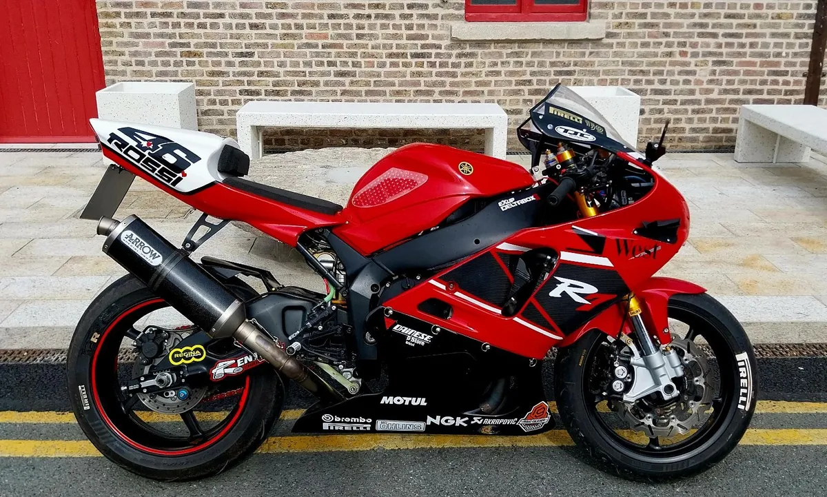 YAMAHA R1 - Image 1
