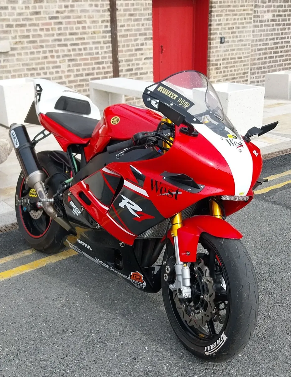 YAMAHA R1 - Image 4