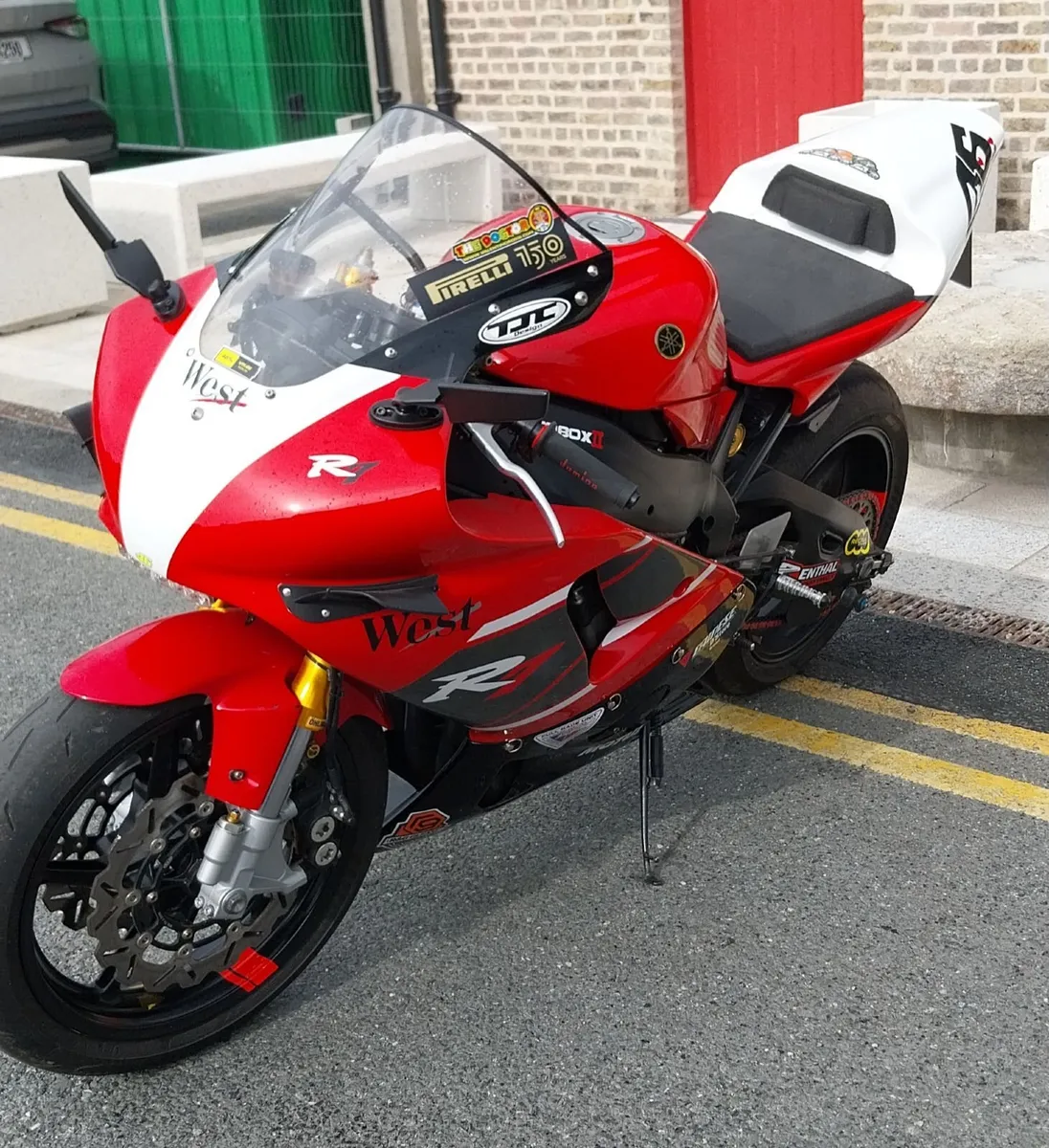 YAMAHA R1 - Image 2