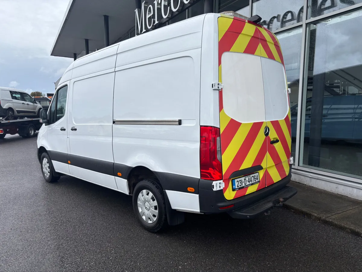 2023 Mercedes-Benz Sprinter 315 Premium - Image 4