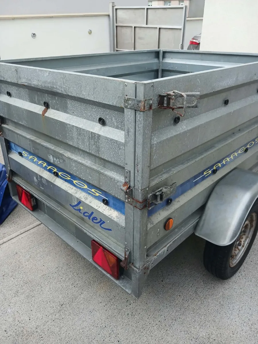 Trailer - Image 1