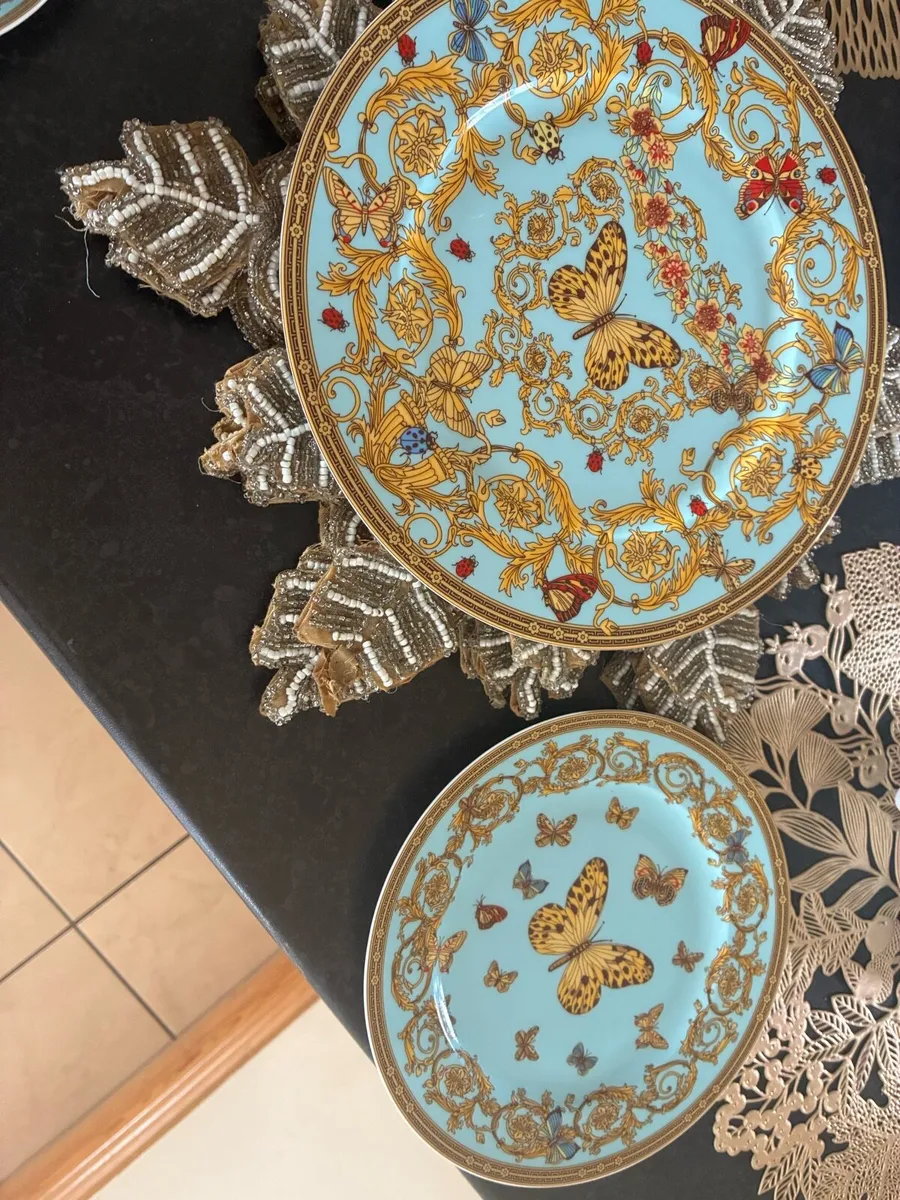 Dinnerware set of 12 - Image 2