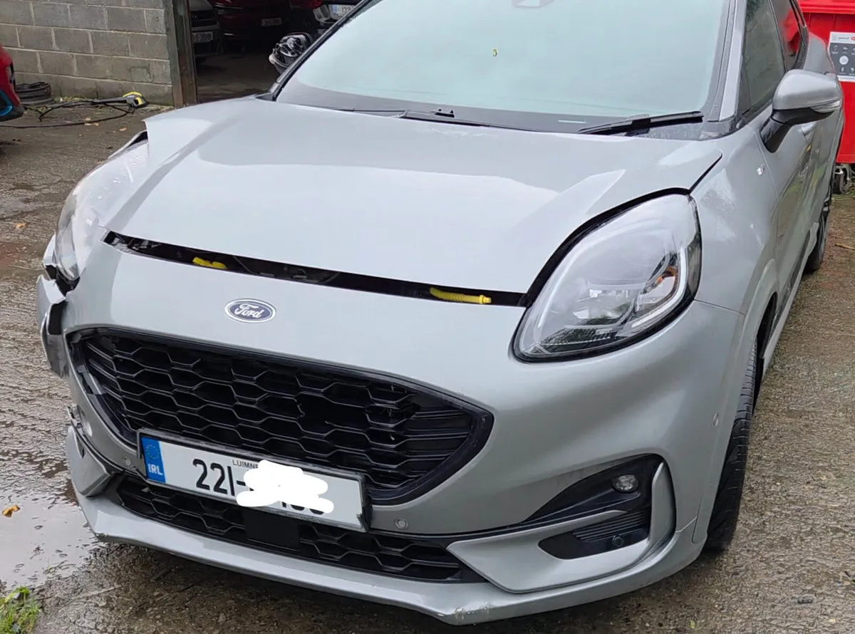 22 Ford Puma  ST-Line X Vignale Petrol Hybrid - Image 2