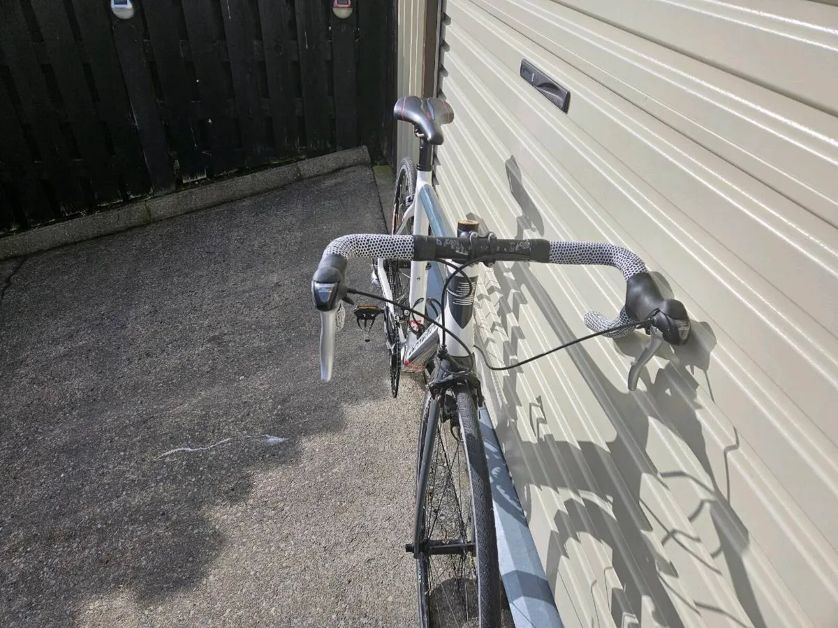 Road bike - Image 2