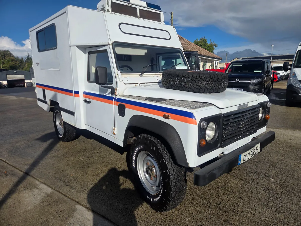 LAND ROVER DEFENDER 110 WITH AIR CON - Image 4