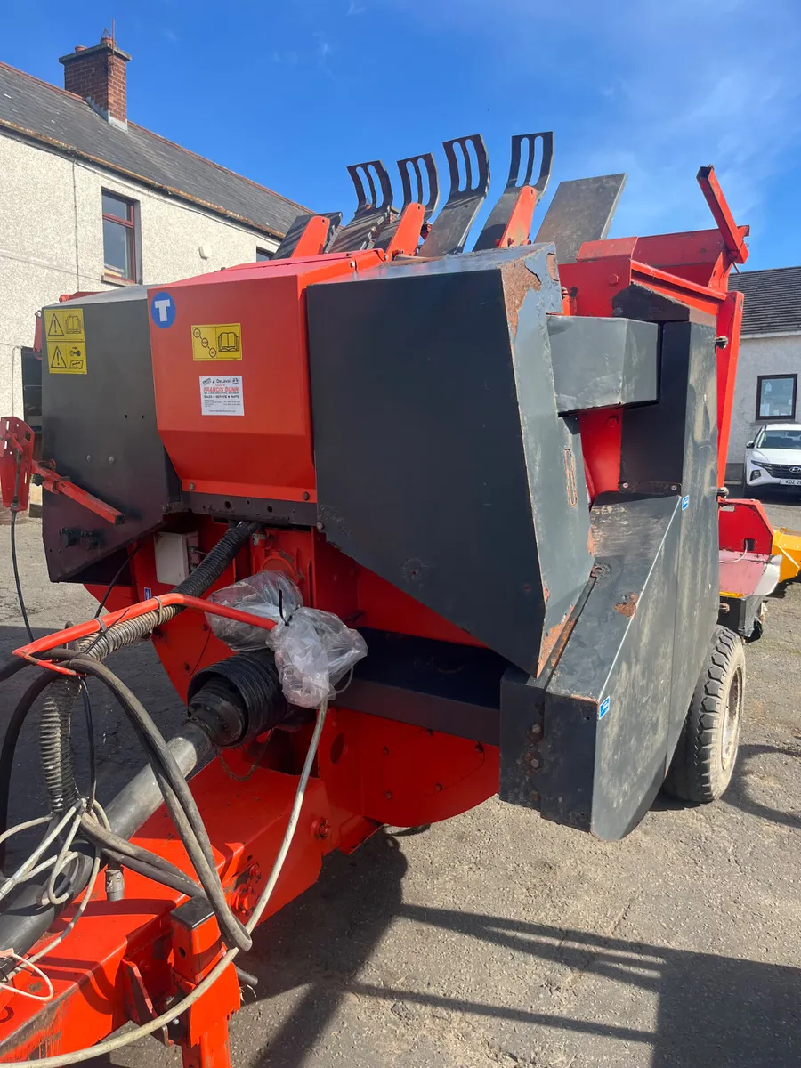 Used Kuhn Primor Balechopper - Image 4