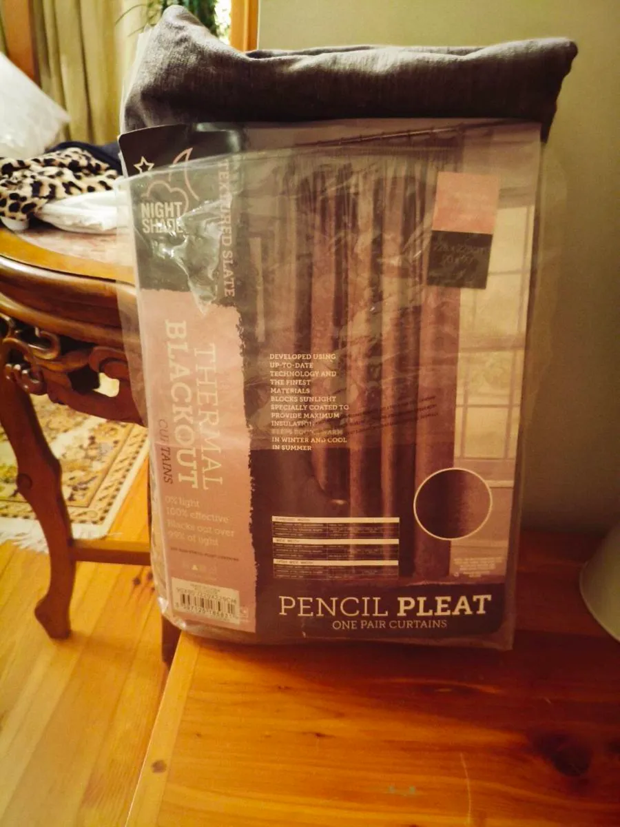 Lovely new set black out curtains still in pkt. - Image 4