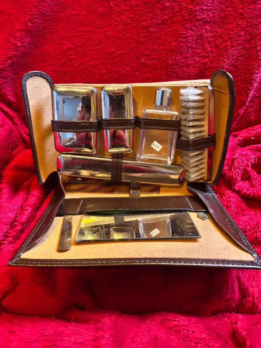 Vintage, Travelling Grooming Kit - Image 2