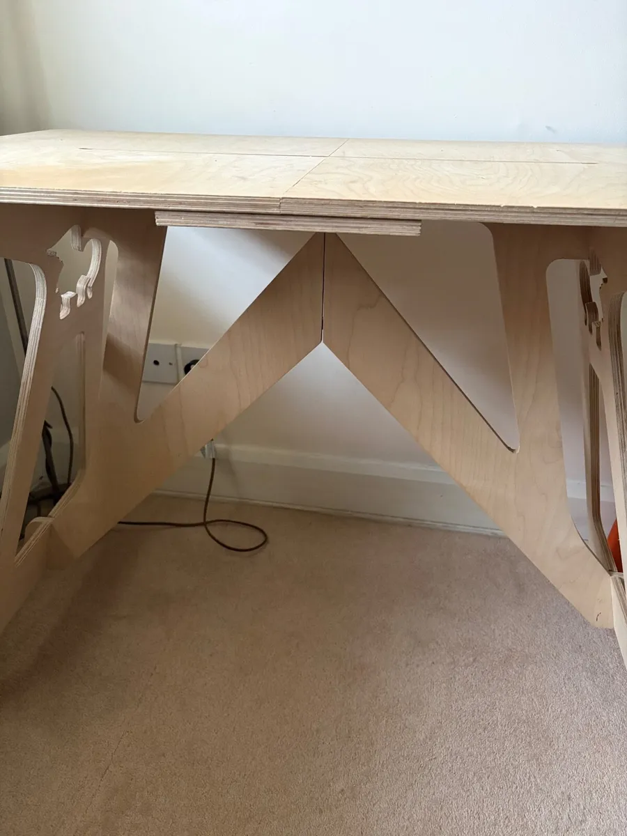Desk - Image 4