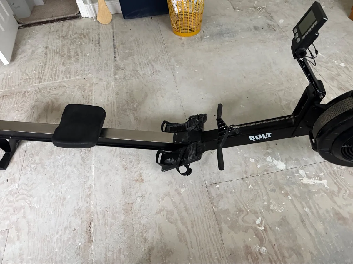 Bolt Rowing machine - Image 1