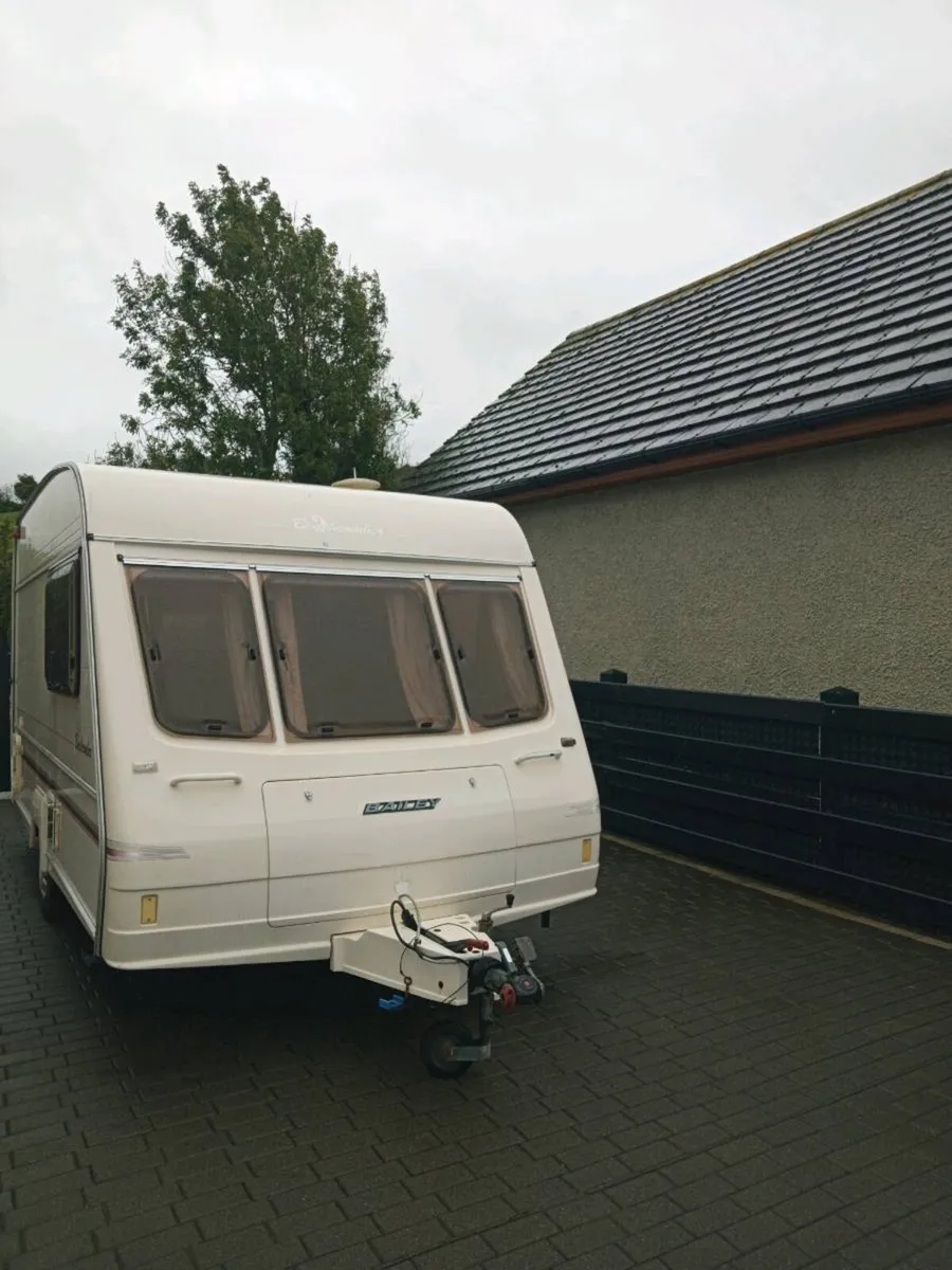 Caravan - Image 2
