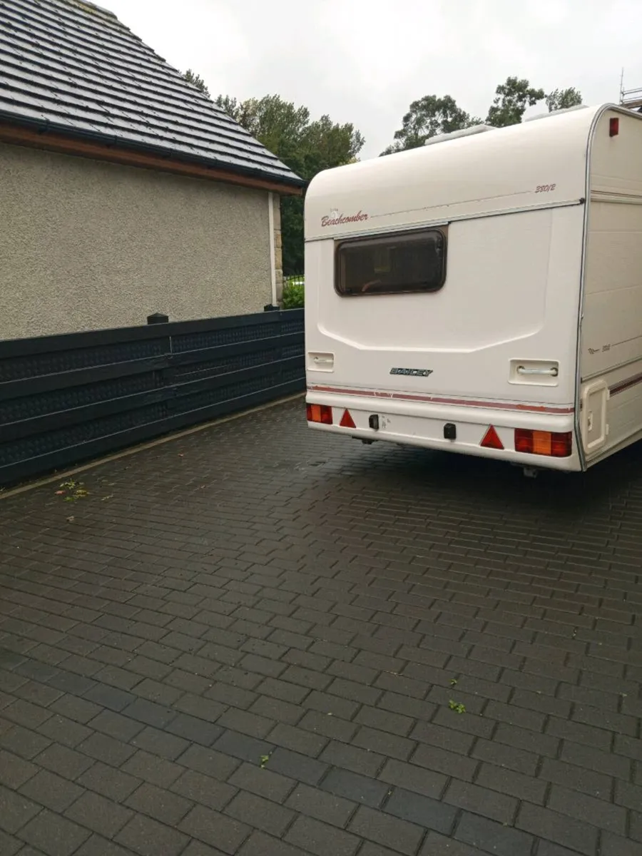 Caravan - Image 4