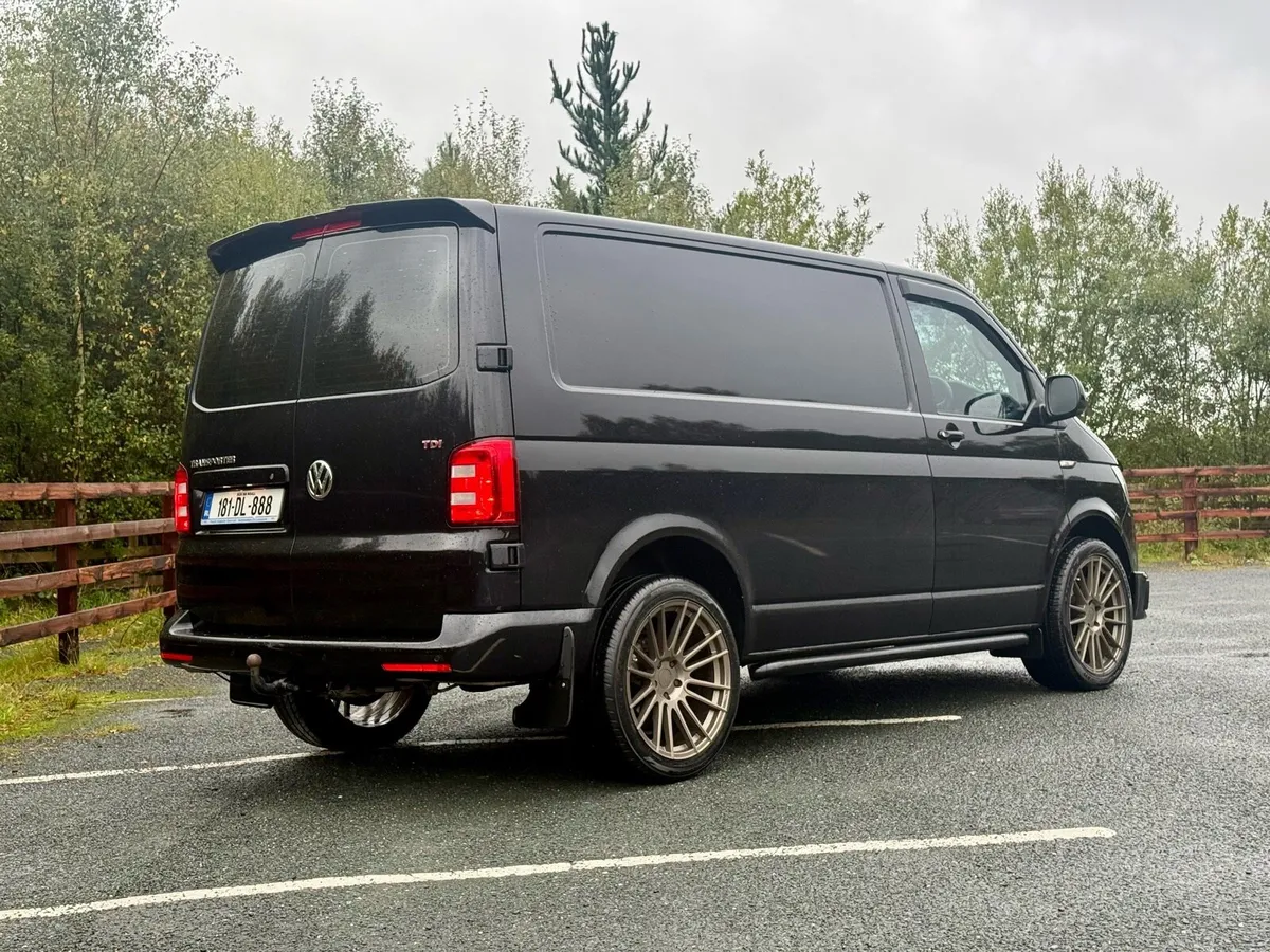 2018 Volkswagen Transporter 2.0TDI 204bhp DSG - Image 4