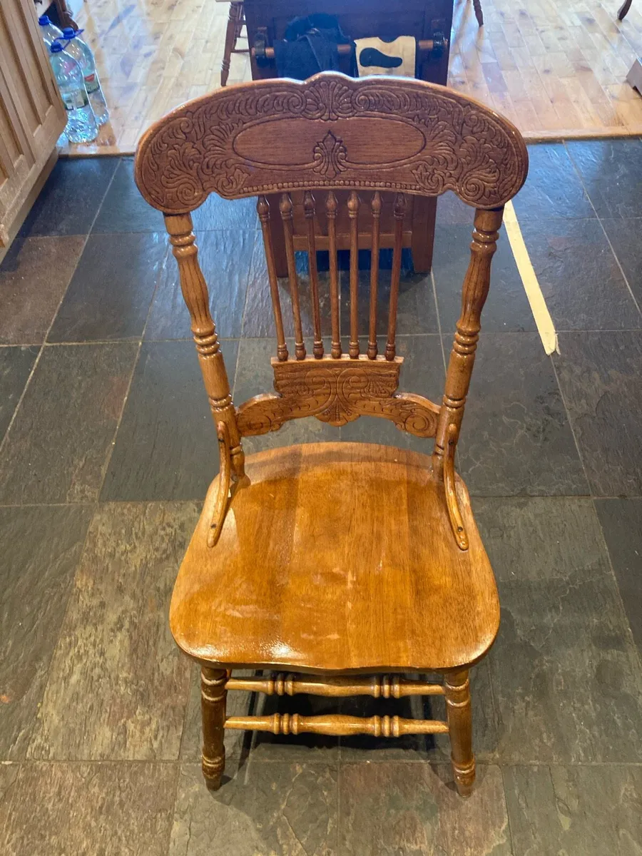 Table and Chairs - Image 4