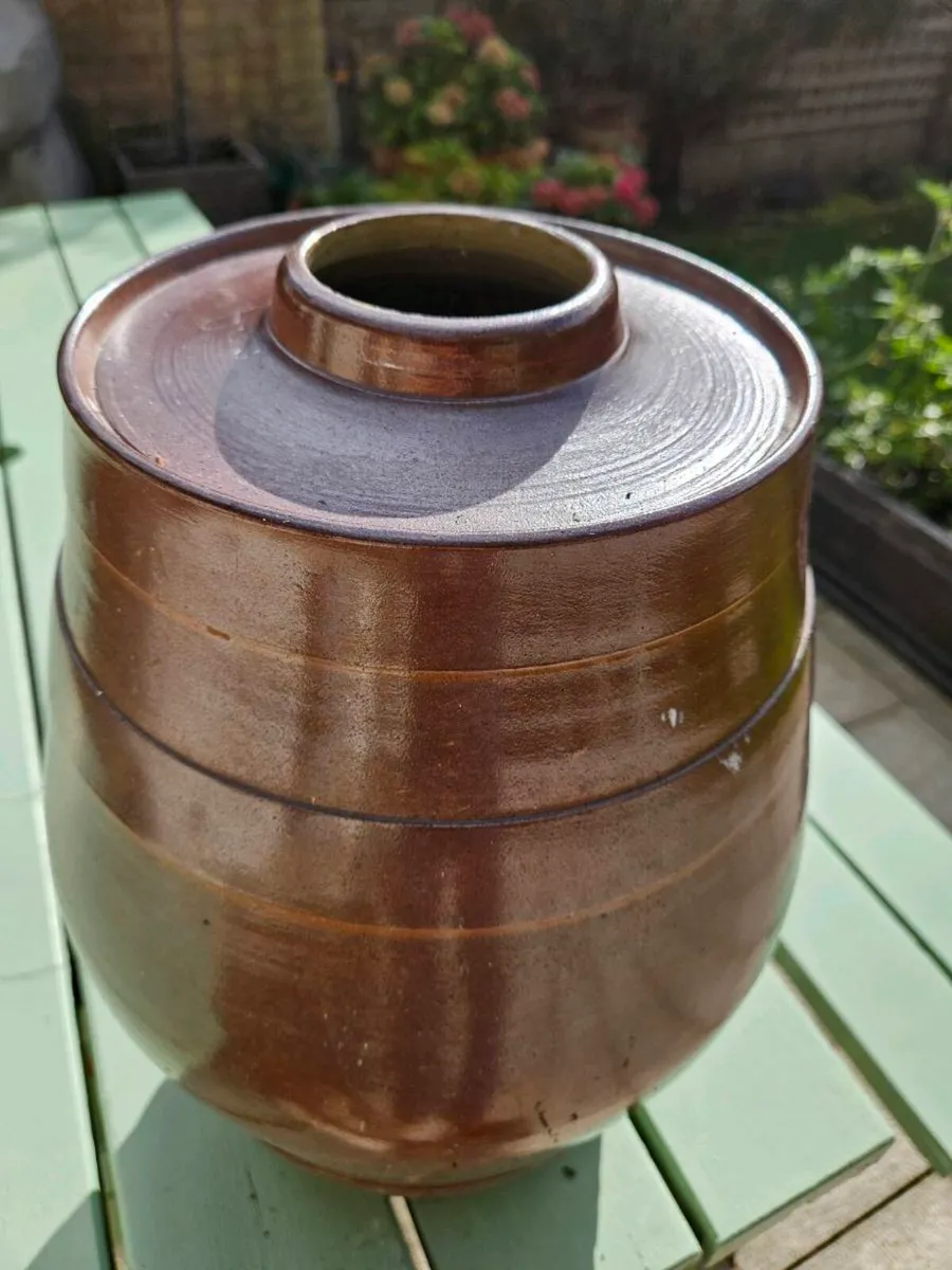 19th-century brown salt-glazed stoneware barrel - Image 3