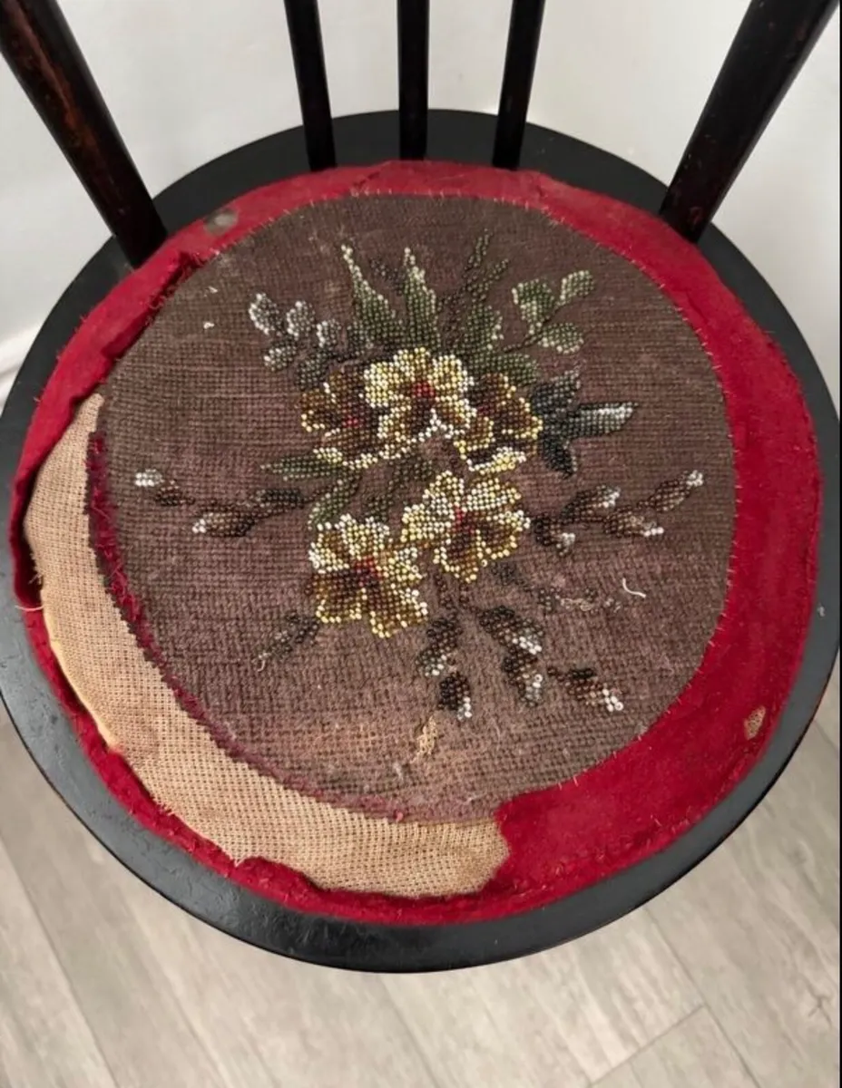 Vintage Petite Chair - Image 3