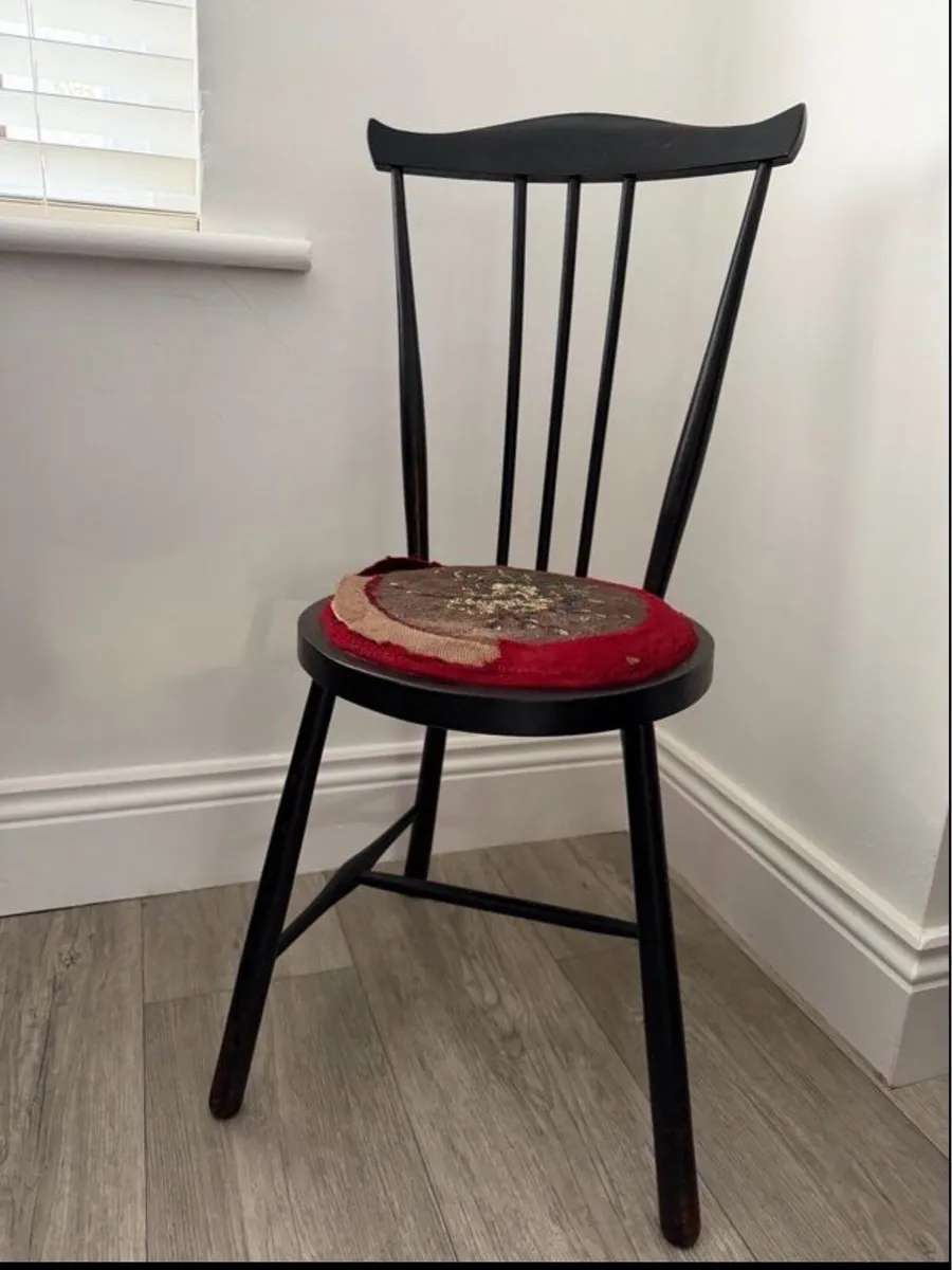 Vintage Petite Chair - Image 1