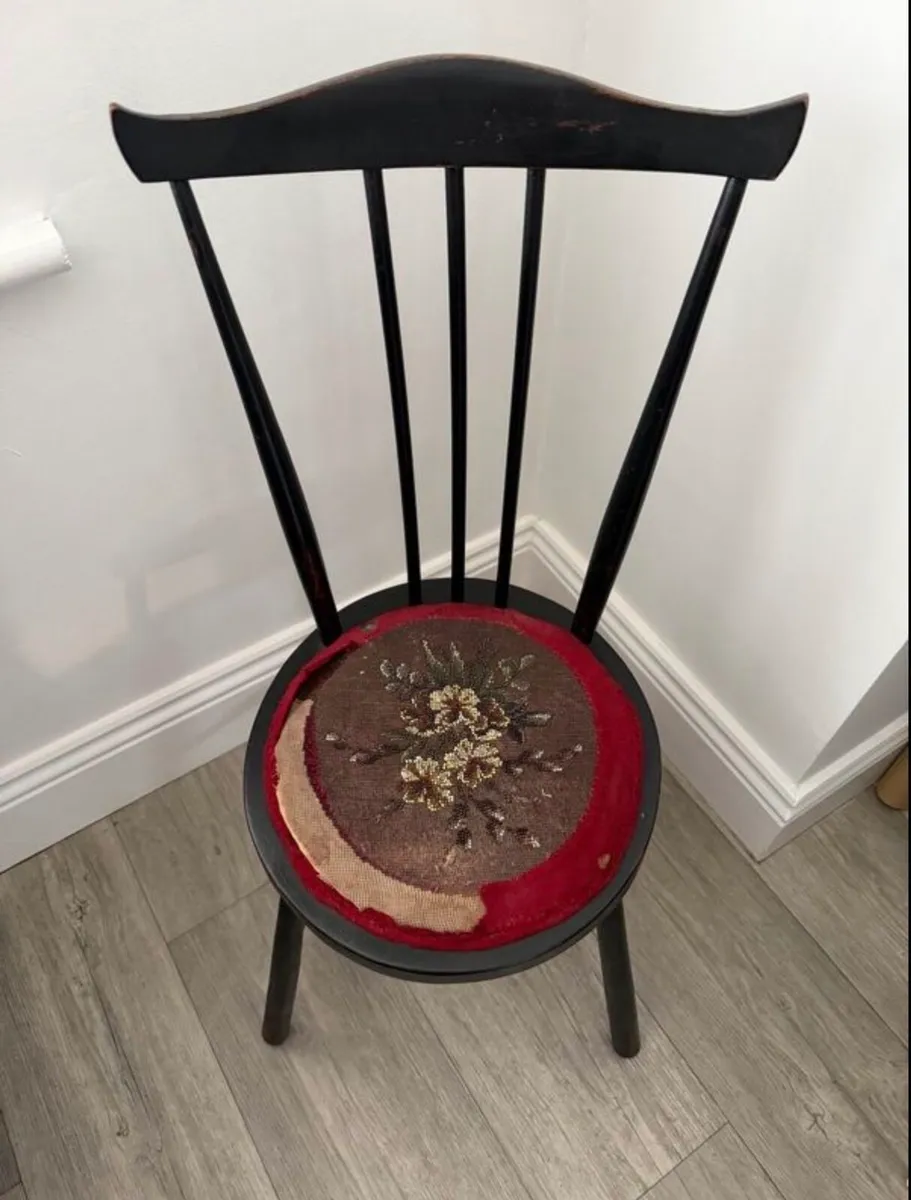 Vintage Petite Chair - Image 2