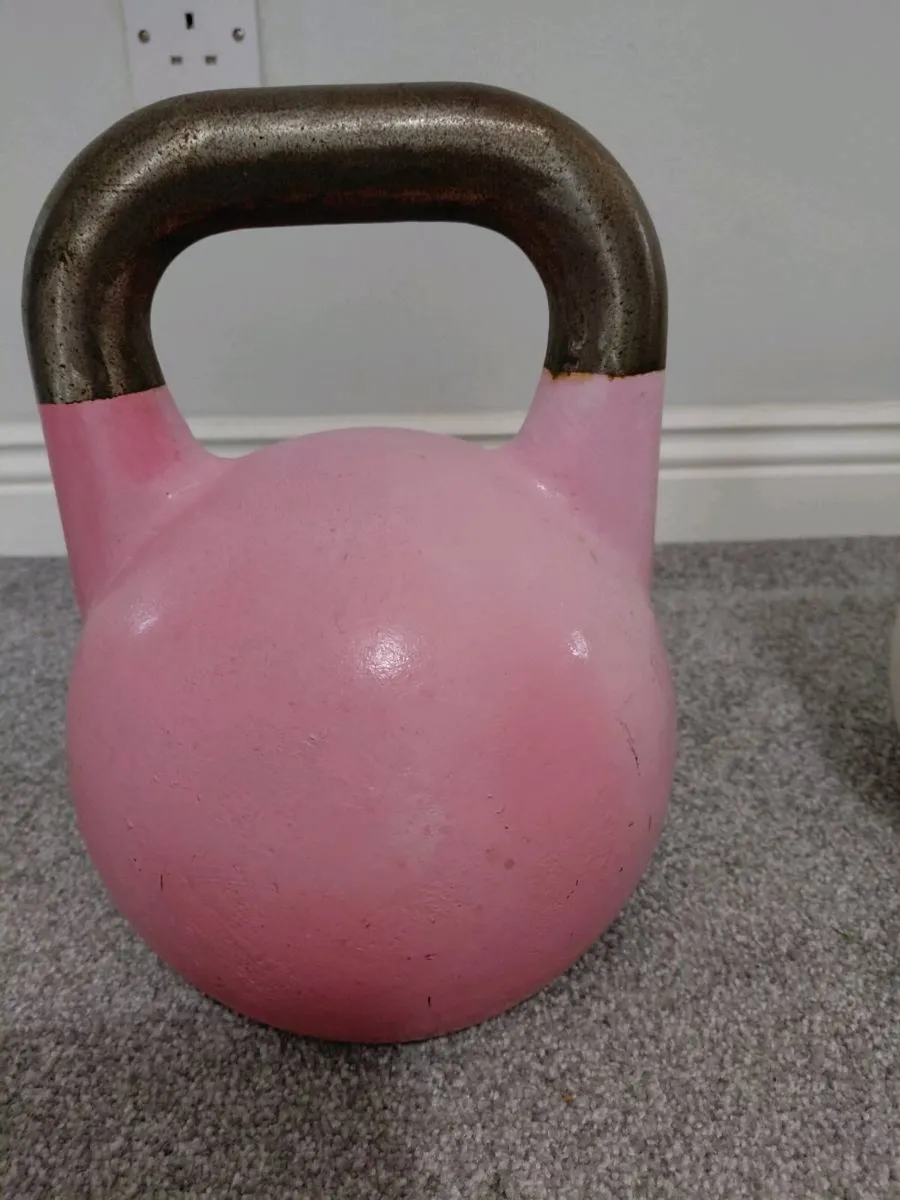 2 competition kettlebells
Steel 
8kg - 
14kg - - Image 3