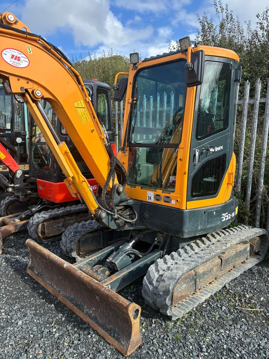 Hyundai Mini Excavator – 2021 - Image 2