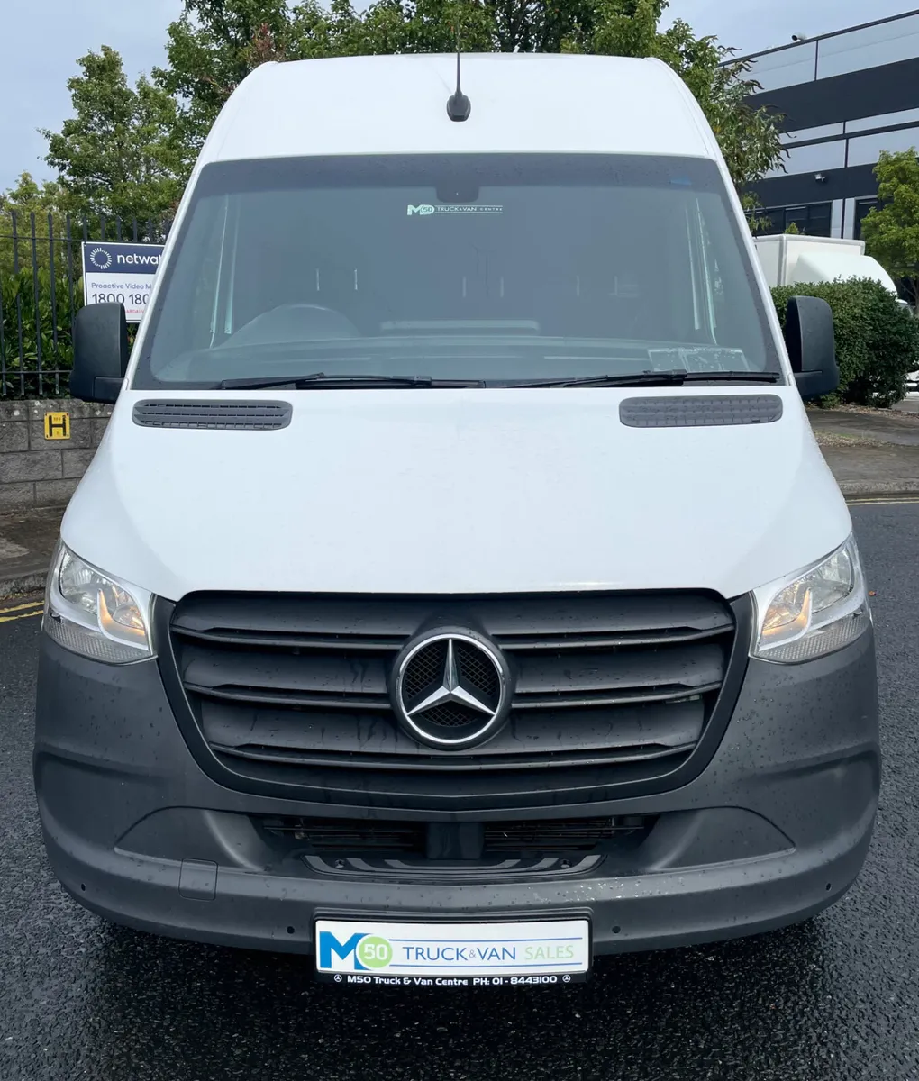 2023 Sprinter 315/43 LWB Rev Cam & 360 Park Pack - Image 2