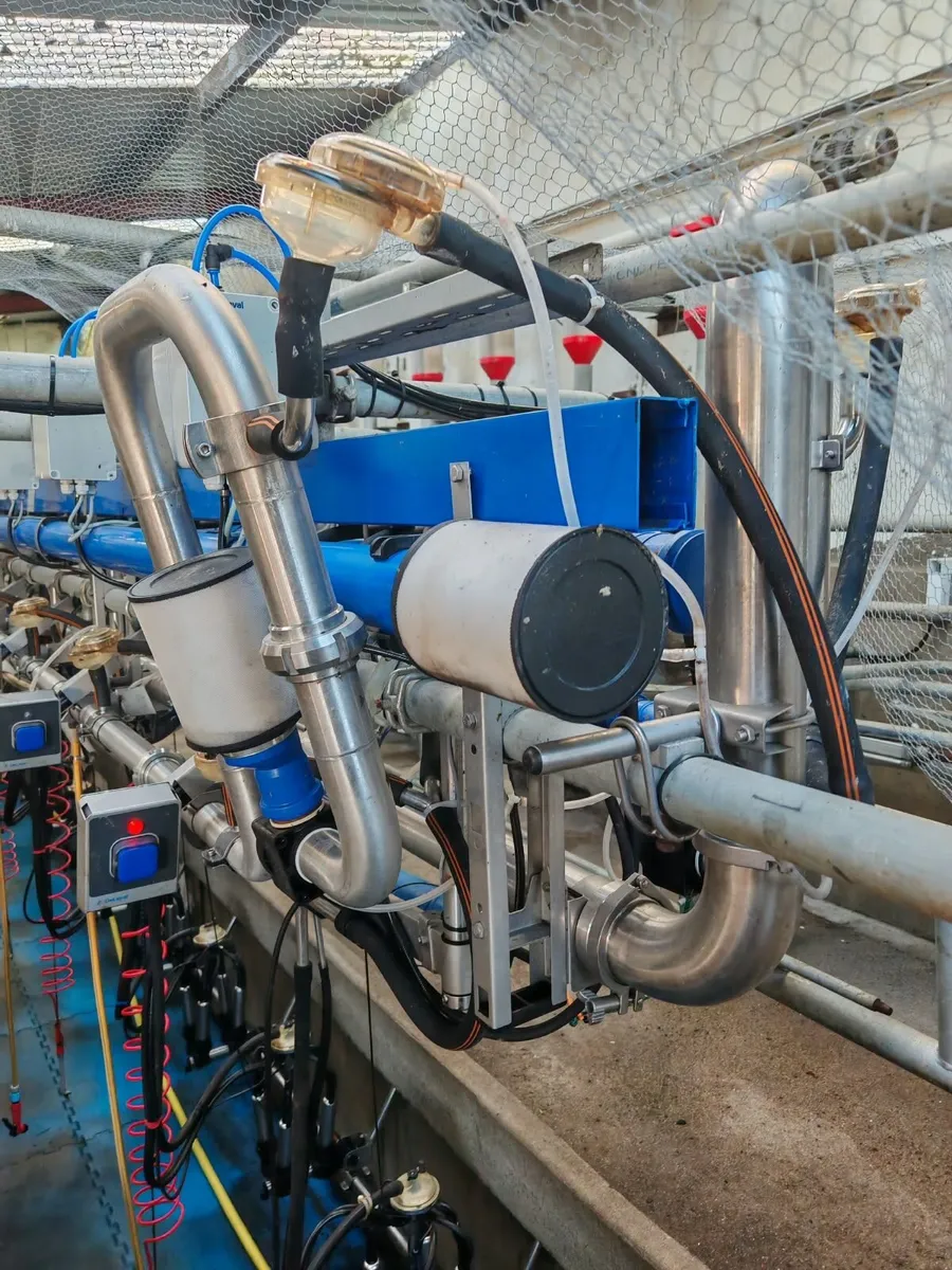 16 unit Delaval Milking Parlour - Image 1