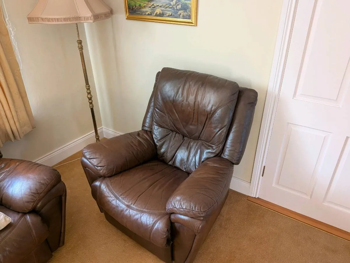 Leather couch - Image 2