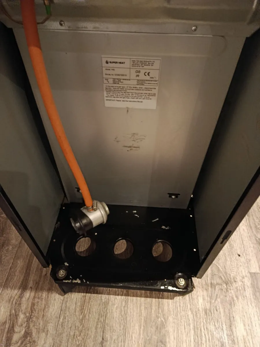 Gas heater - Image 1