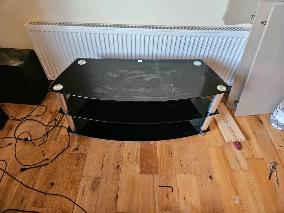 TV stand - Image 2