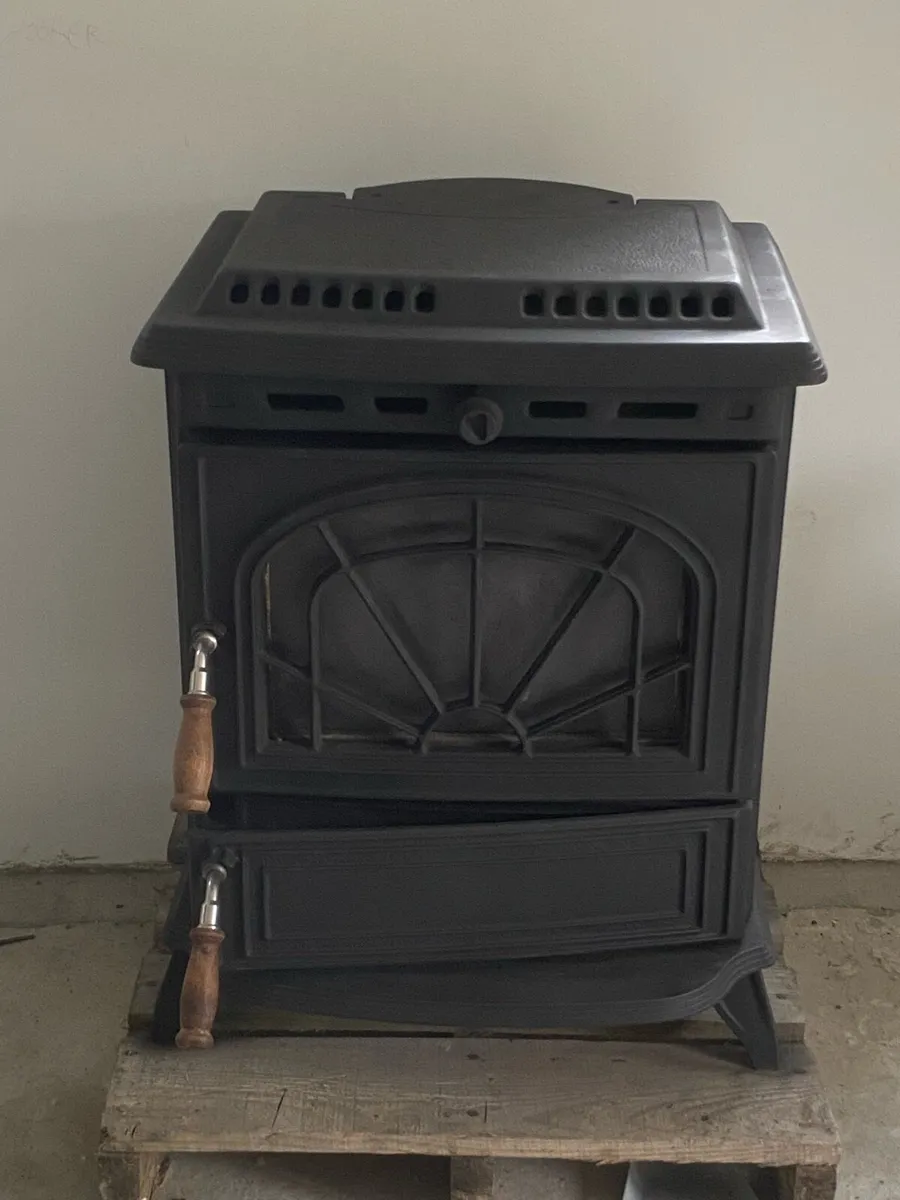 Solid Fuel stove - Image 1