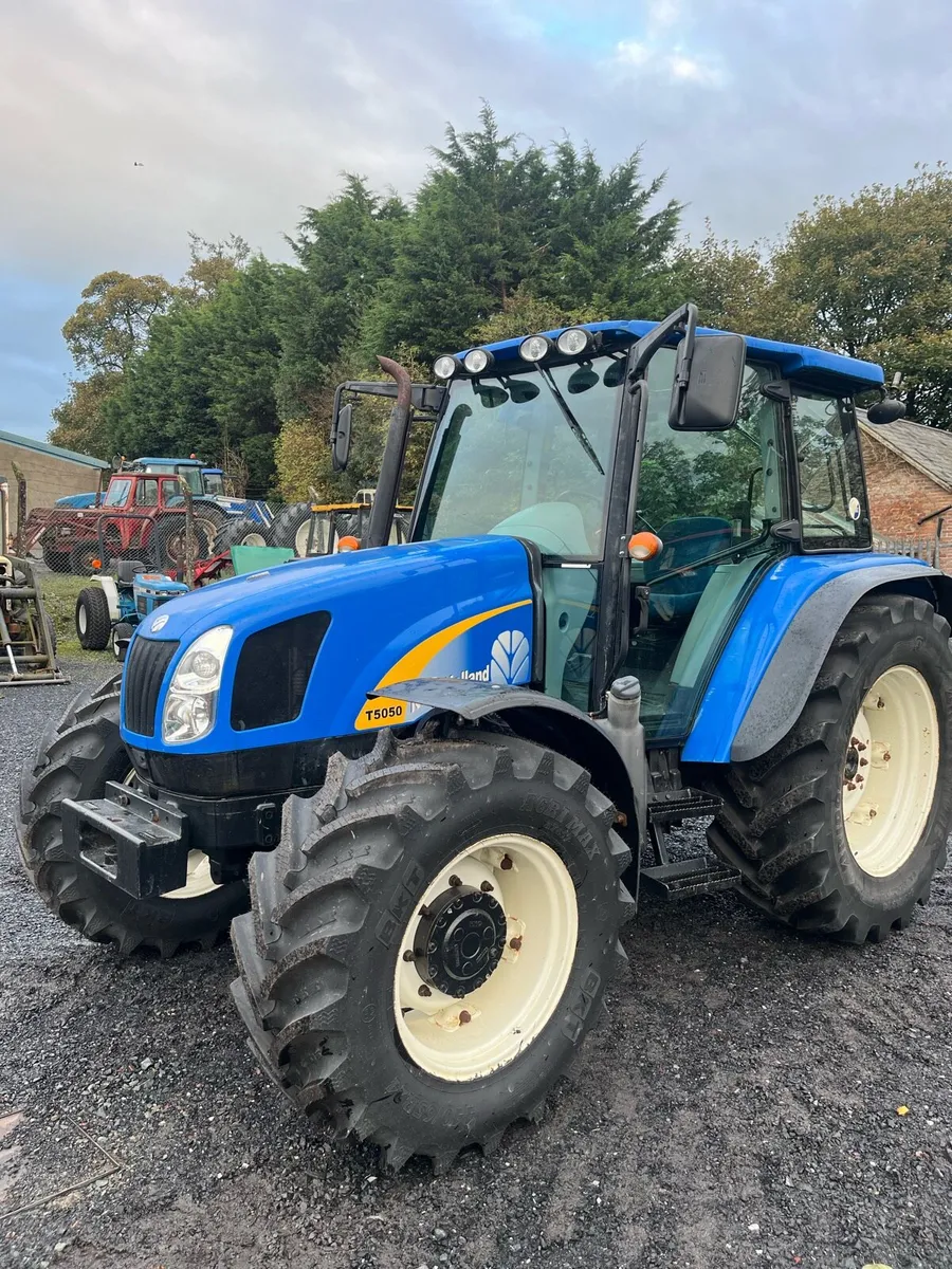 New Holland T5050 - Image 1