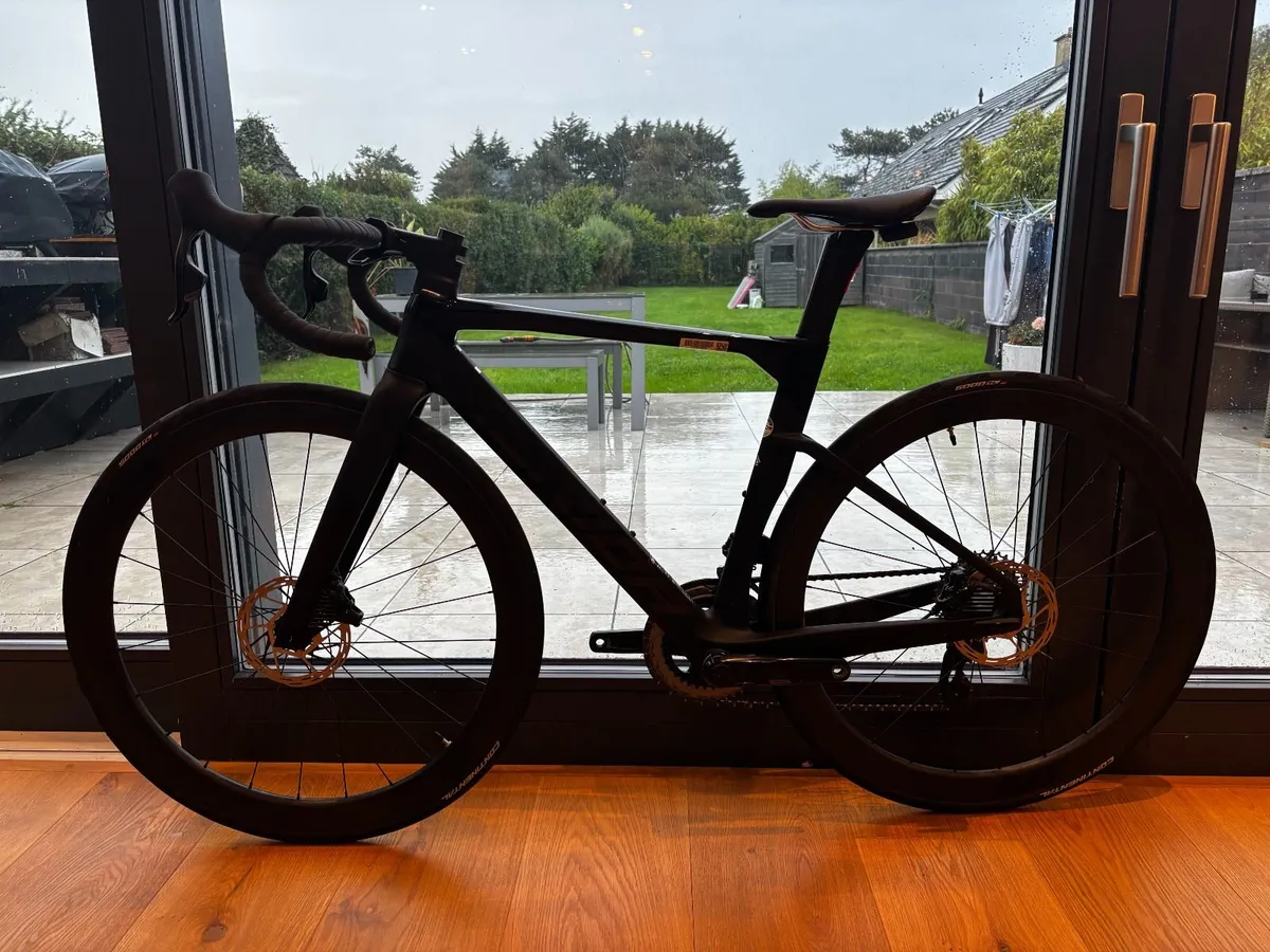 Merida Reacto 7000 Carbon Road Aero Bike - Image 1