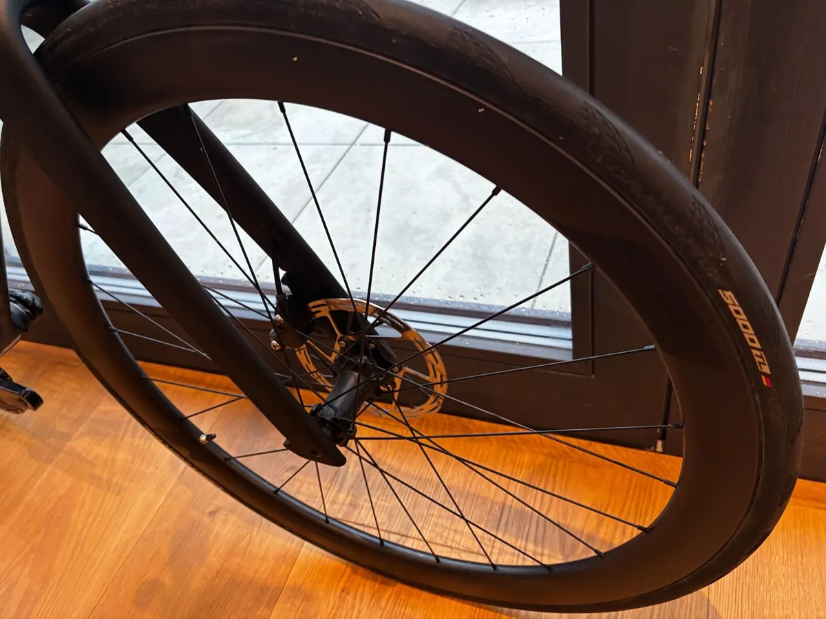 Merida Reacto 7000 Carbon Road Aero Bike - Image 3