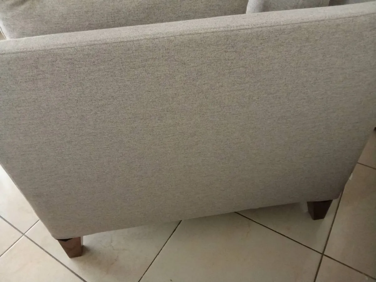Beautiful sofa - Image 3