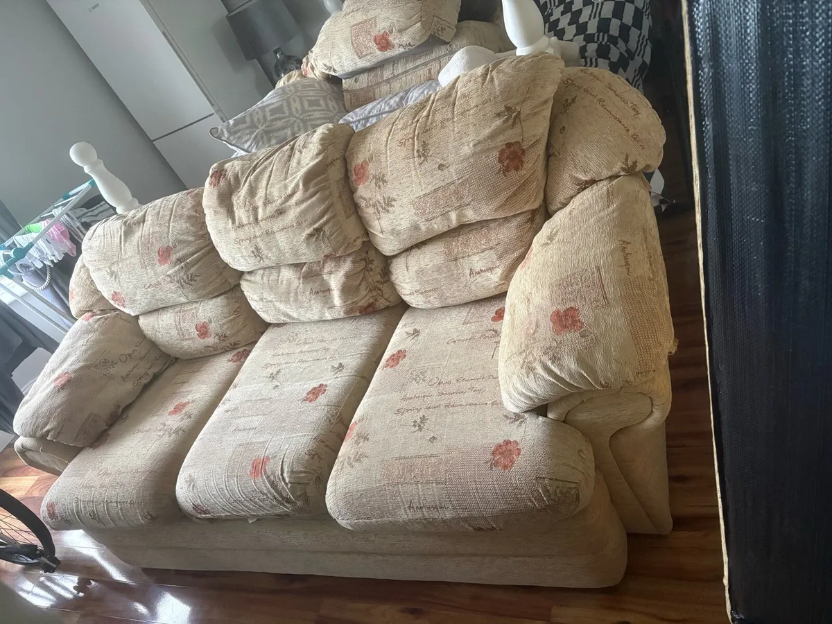 3 and 2 Sofa - Image 3