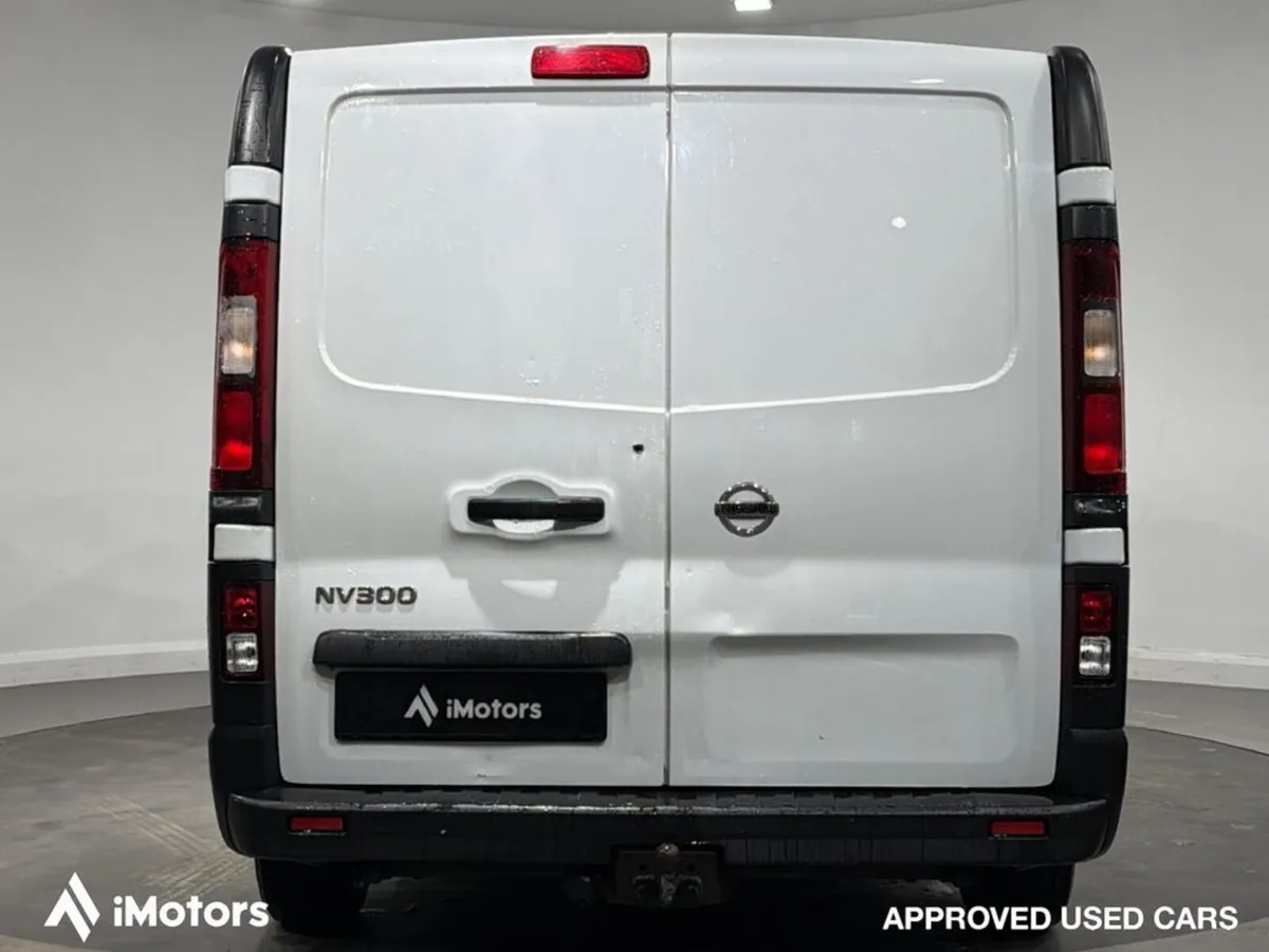 Nissan NV300 LWB 120 SV 1300 MY20 4DR - Image 4
