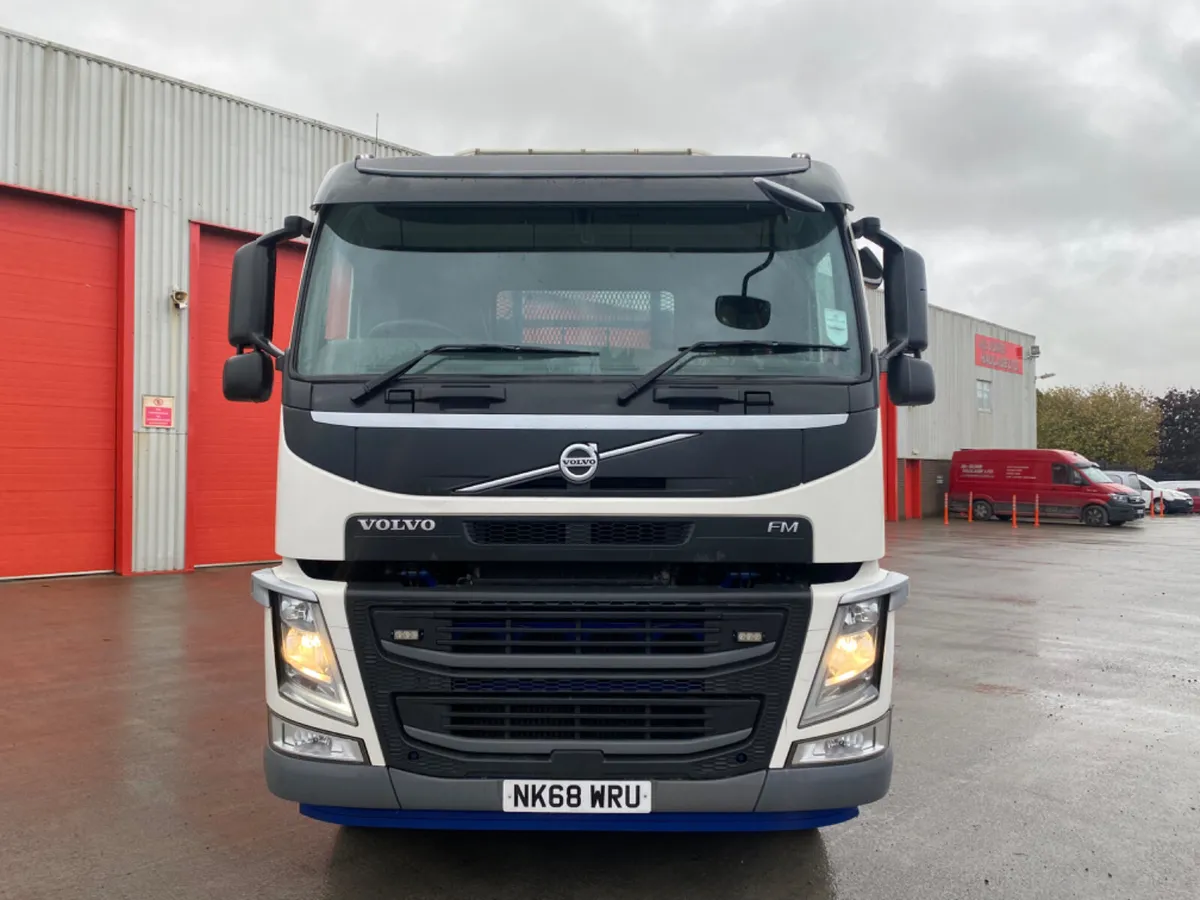 2018 Volvo FM410 Euro 6 8×2 - Image 3