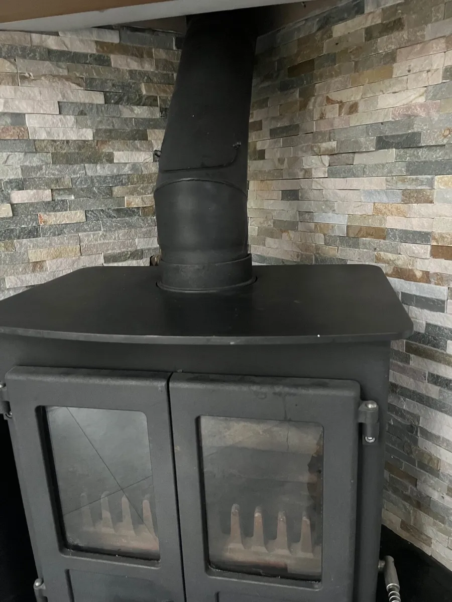 Solid fuel stove - Image 2