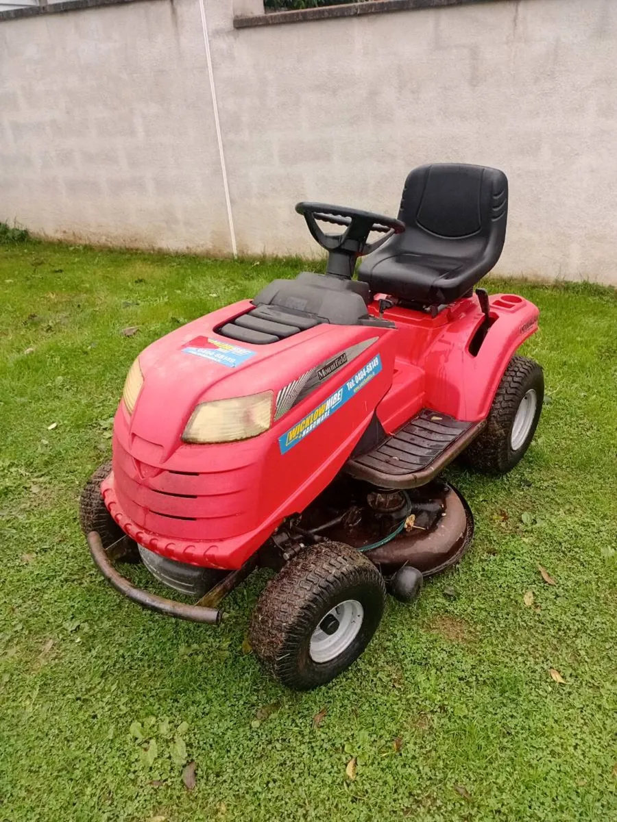 Ride on lawnmower - Image 1