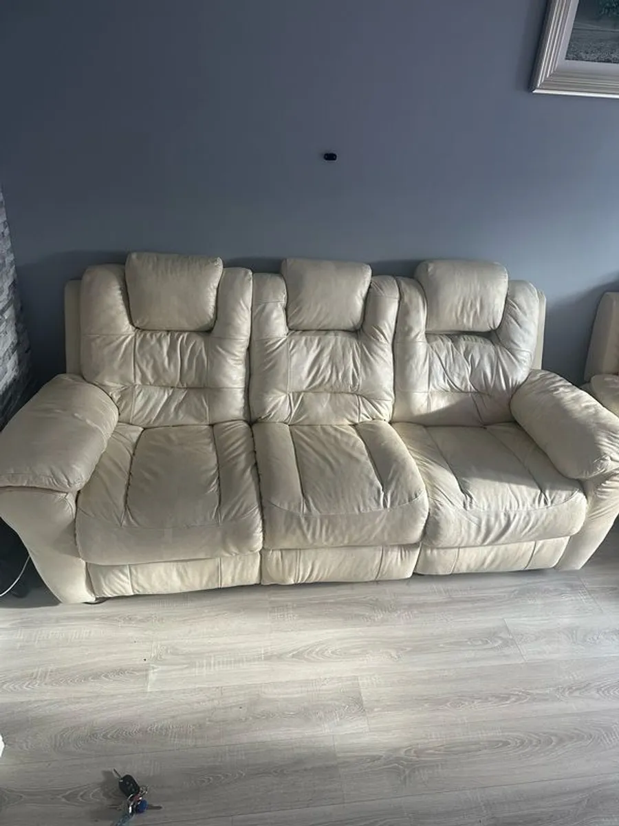 2 Electric recliner leather sofa cream color