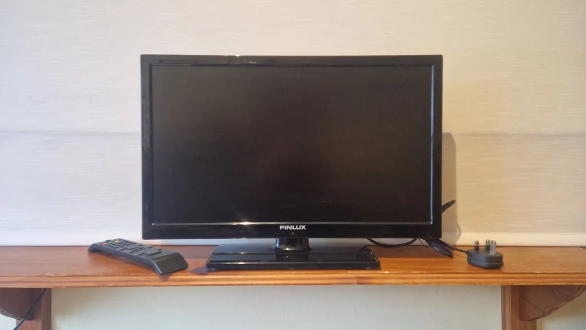 22" LCD TV / Monitor - Image 1