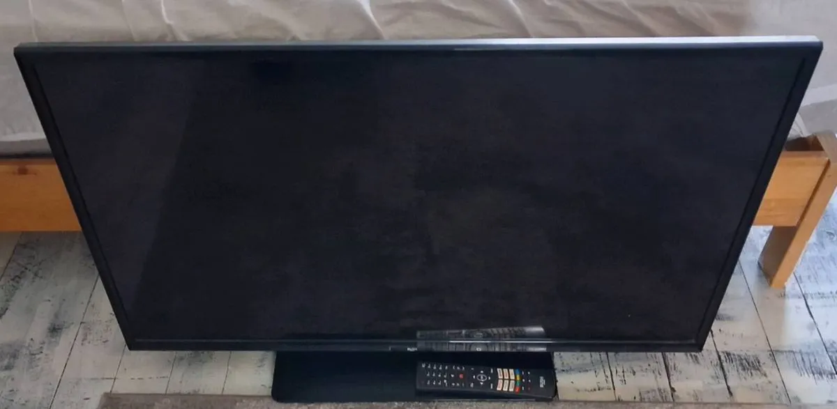 Smart Bush TV - Image 1