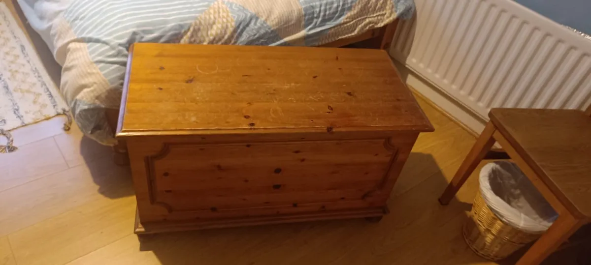 Blanket box - Image 1