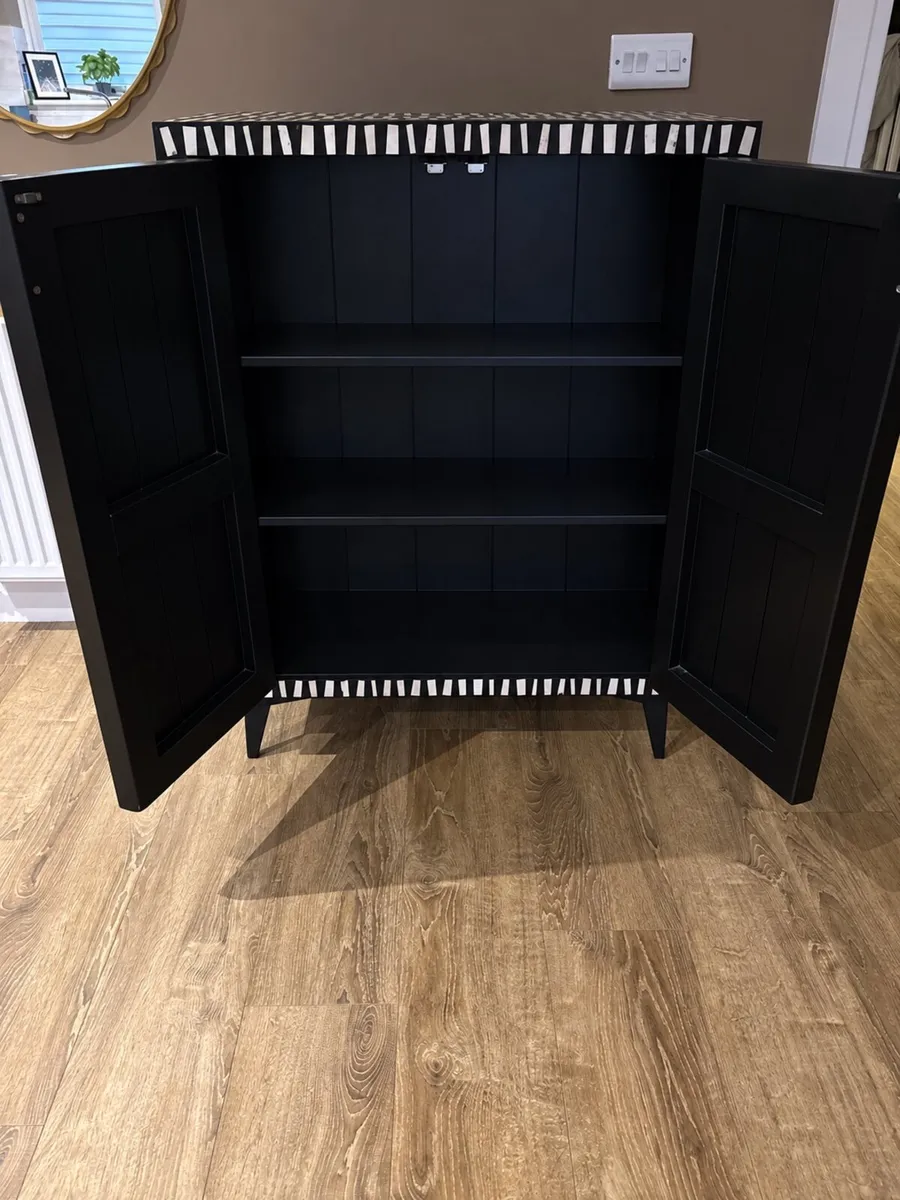Cabinet - Image 2
