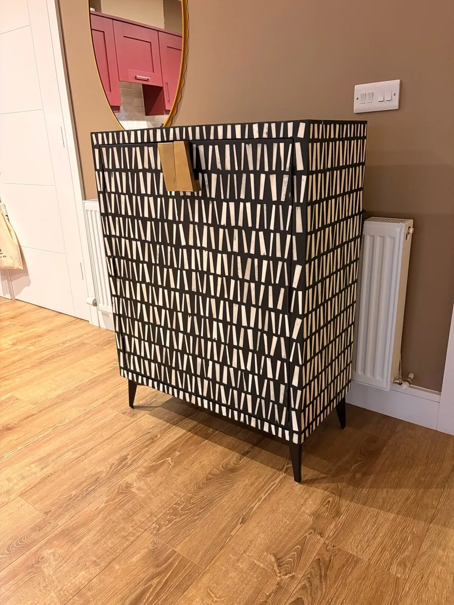 Cabinet - Image 3