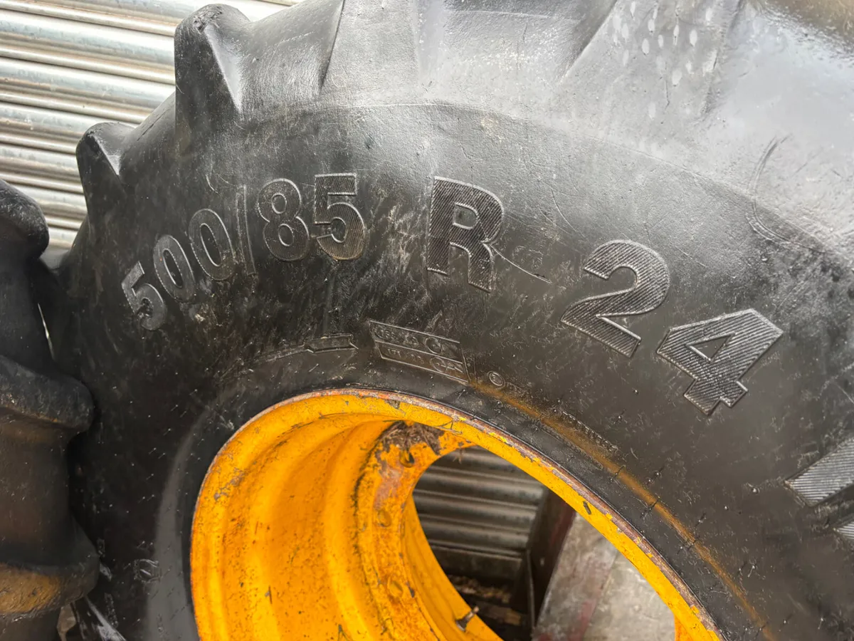 Jcb 24” 12stud - Image 3